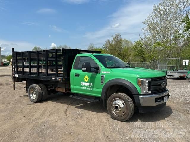Ford F-450 平板栏板货车