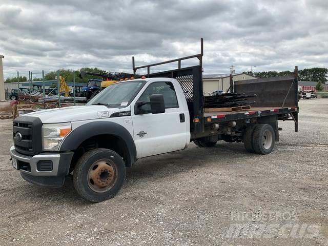 Ford F-450 平板栏板货车