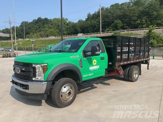 Ford F-450 平板栏板货车