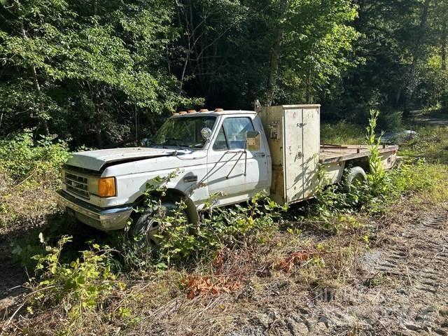Ford F-450 平板栏板货车