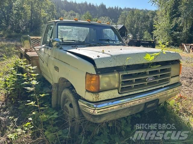 Ford F-450 平板栏板货车