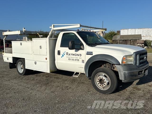 Ford F-450 皮卡车