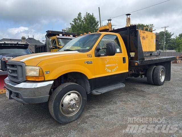 Ford F-450 平板栏板货车