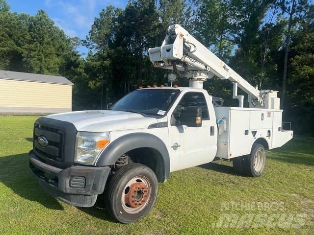 Ford F-450 车载式高空作业车