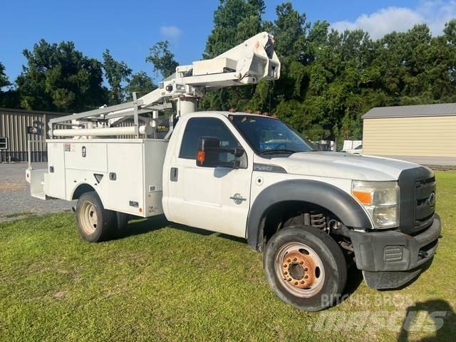 Ford F-450 车载式高空作业车