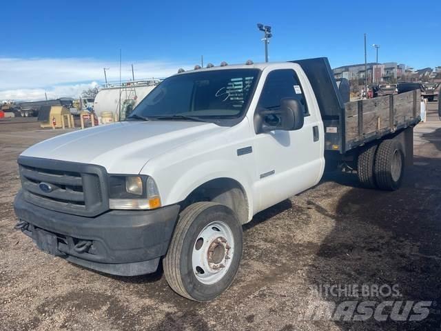 Ford F-450 平板栏板货车