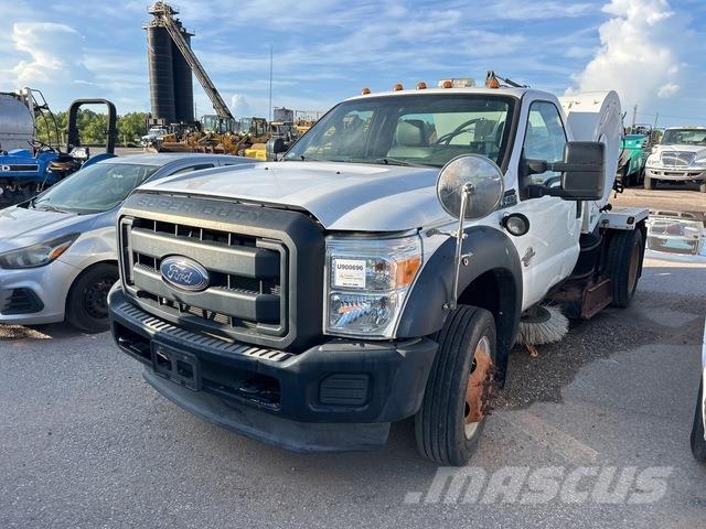 Ford F-450 道路清扫车