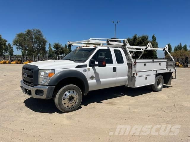 Ford F-450 平板栏板货车