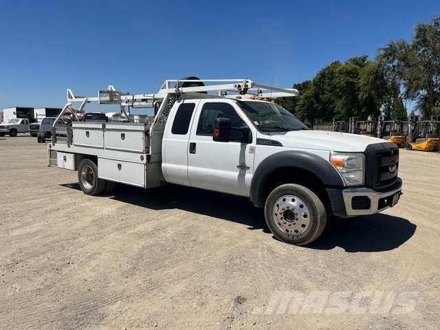Ford F-450 平板栏板货车