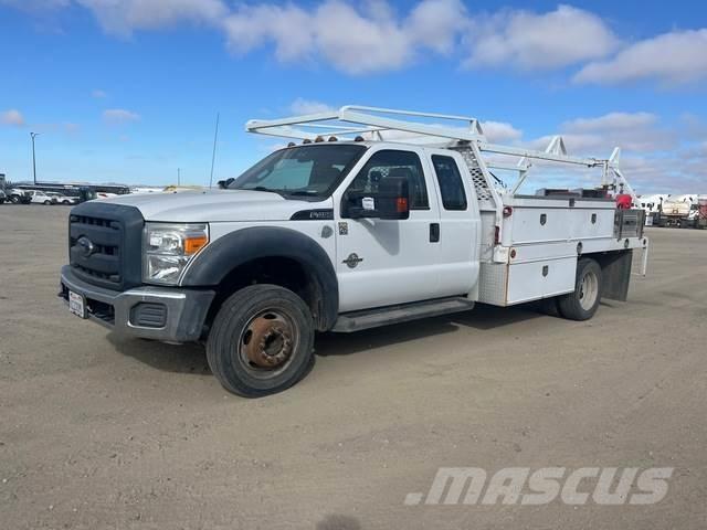 Ford F-450 平板栏板货车