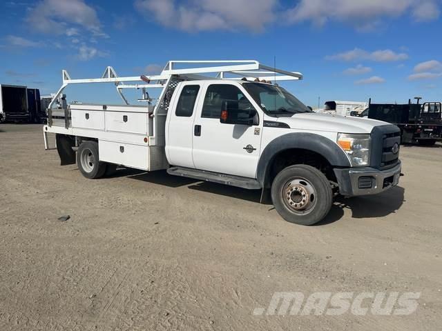 Ford F-450 平板栏板货车