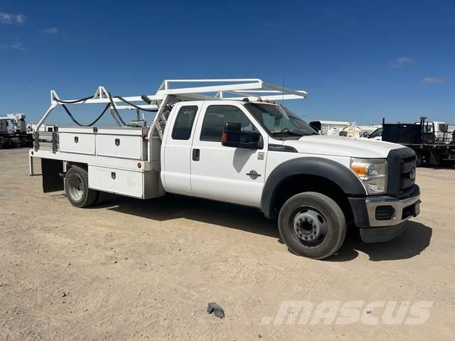 Ford F-450 平板栏板货车
