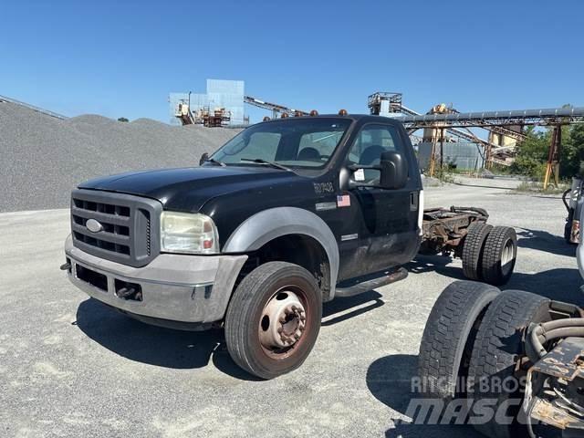 Ford F-450 驾驶室与内部