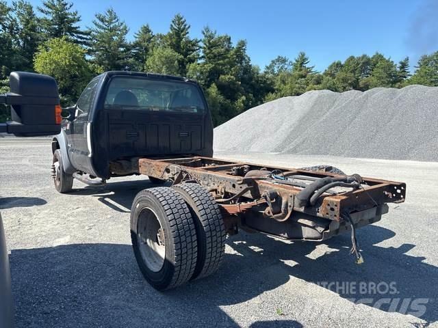 Ford F-450 驾驶室与内部