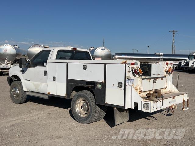 Ford F-450 皮卡车