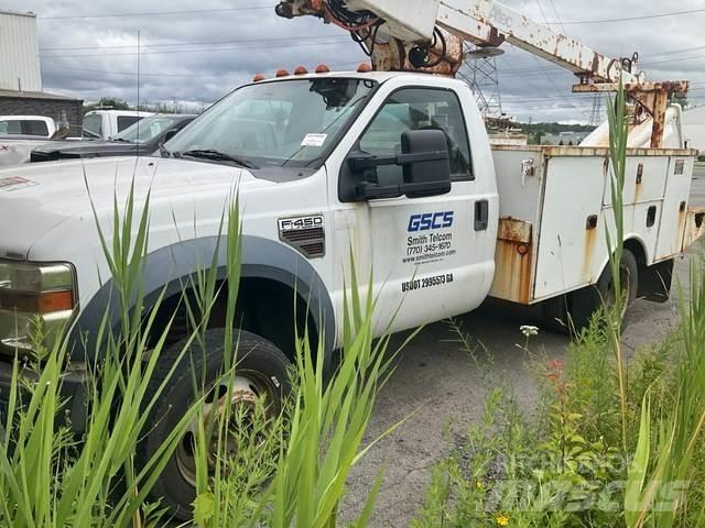Ford F-450 车载式高空作业车