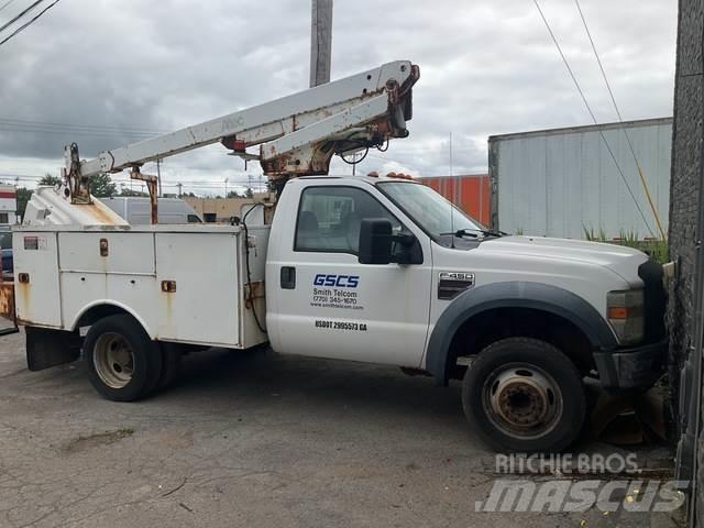Ford F-450 车载式高空作业车