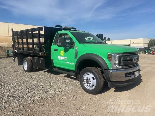 Ford F-450 平板栏板货车