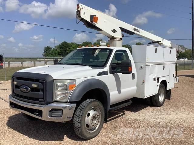Ford F-450 车载式高空作业车