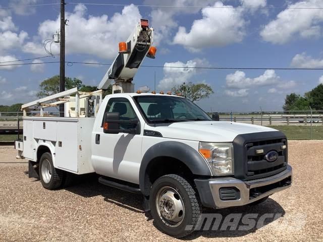 Ford F-450 车载式高空作业车