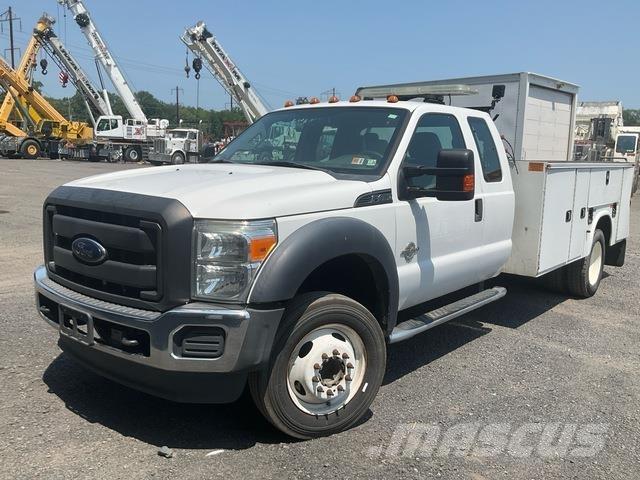 Ford F-450 皮卡车