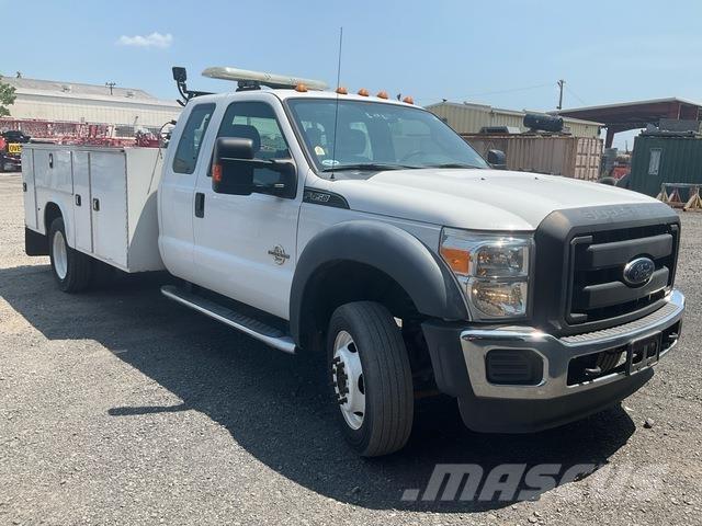 Ford F-450 皮卡车