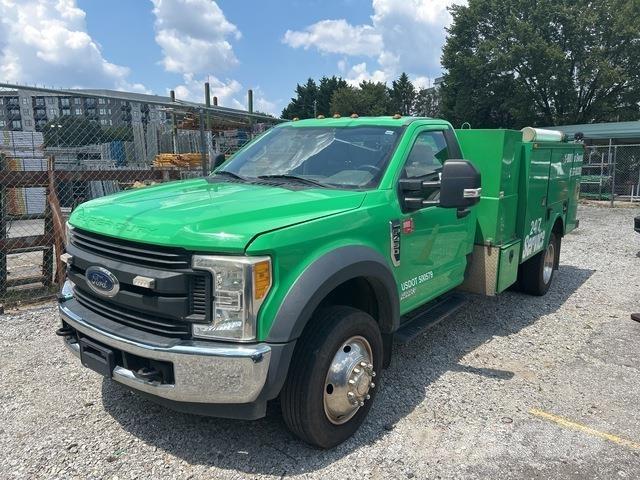 Ford F-450 皮卡车