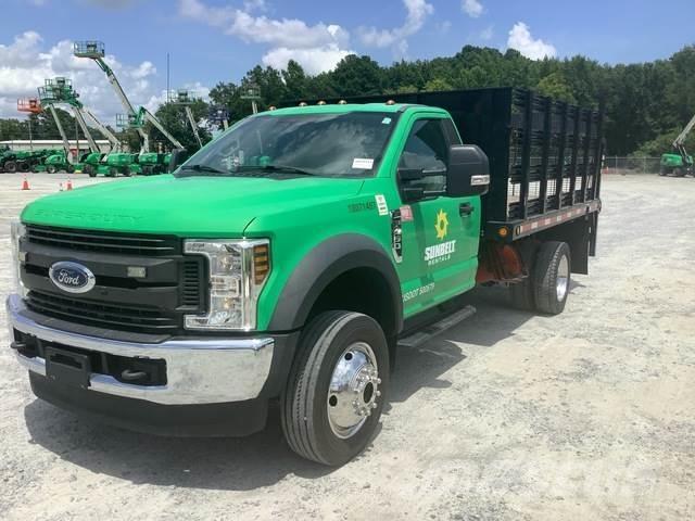 Ford F-450 平板栏板货车