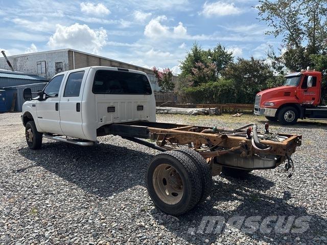 Ford F-450 驾驶室与内部