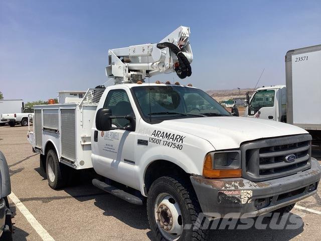 Ford F-450 车载式高空作业车
