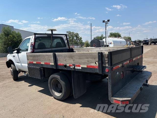 Ford F-450 平板栏板货车