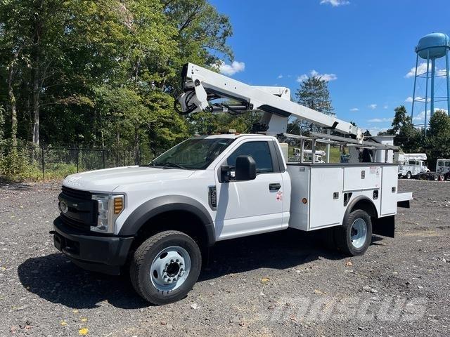 Ford F-450 车载式高空作业车