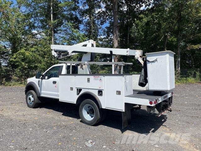 Ford F-450 车载式高空作业车
