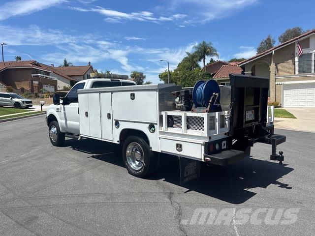 Ford F-450 皮卡车