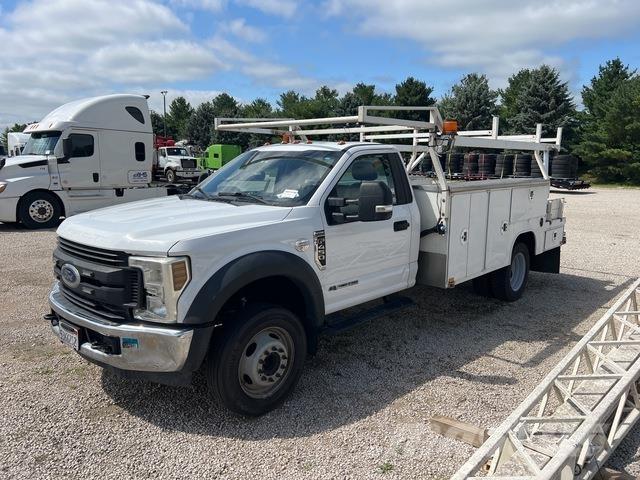 Ford F-450 皮卡车