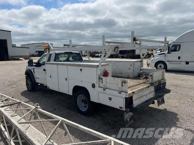 Ford F-450 皮卡车