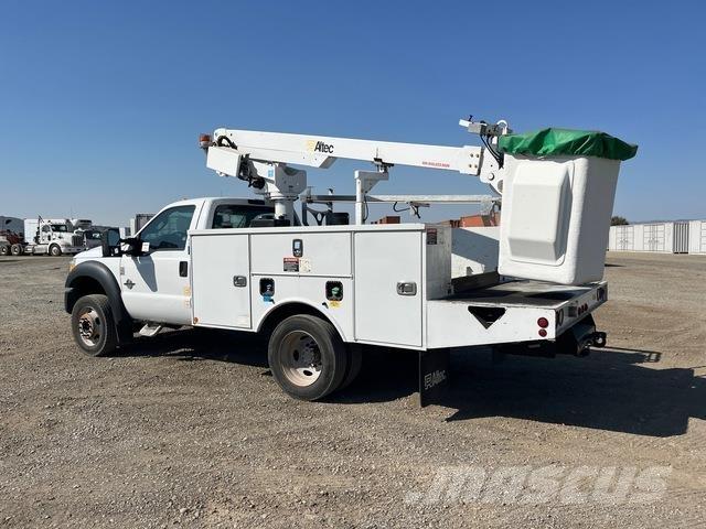 Ford F-450 车载式高空作业车