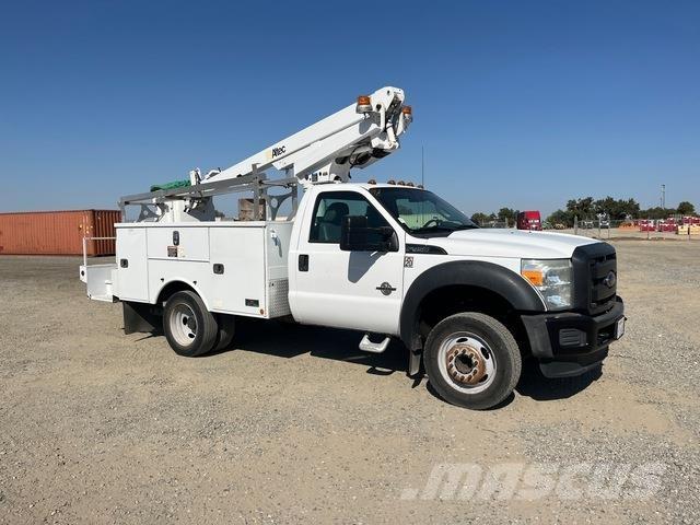 Ford F-450 车载式高空作业车