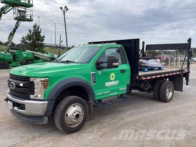 Ford F-450 平板栏板货车