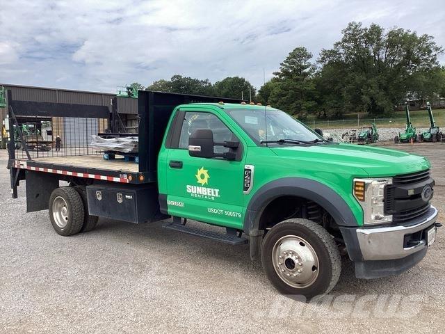 Ford F-450 平板栏板货车