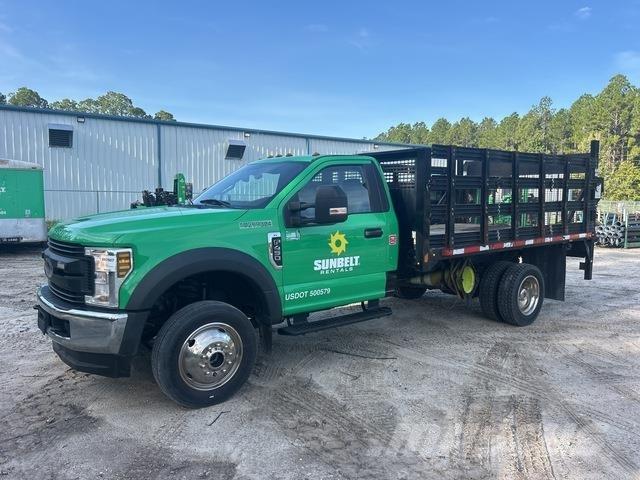 Ford F-450 平板栏板货车