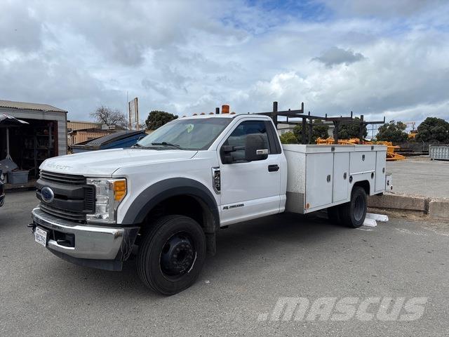 Ford F-450 皮卡车
