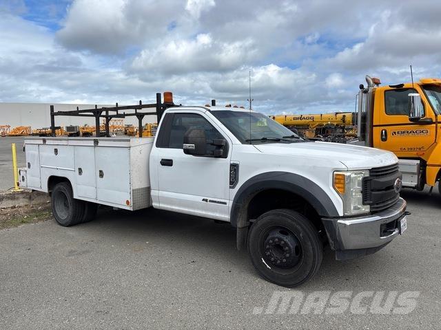 Ford F-450 皮卡车