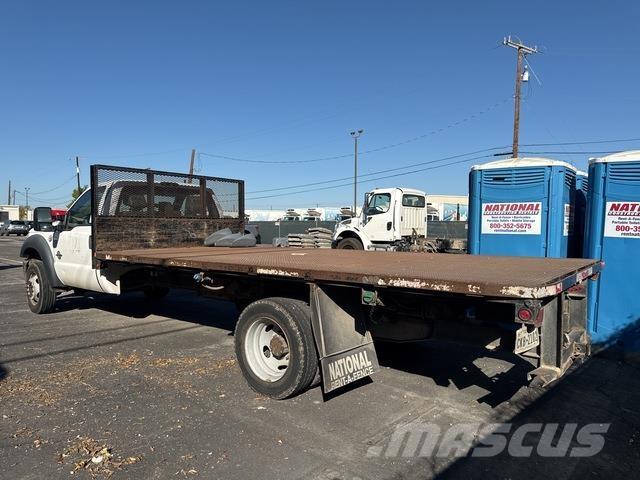 Ford F-450 平板栏板货车