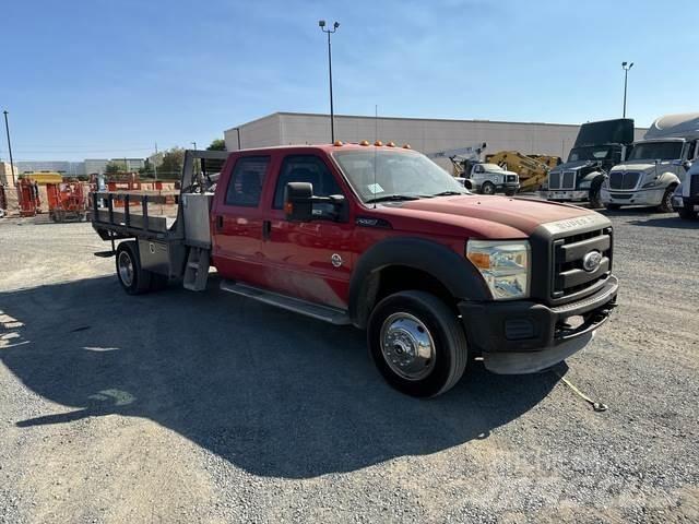 Ford F-550 平板栏板货车