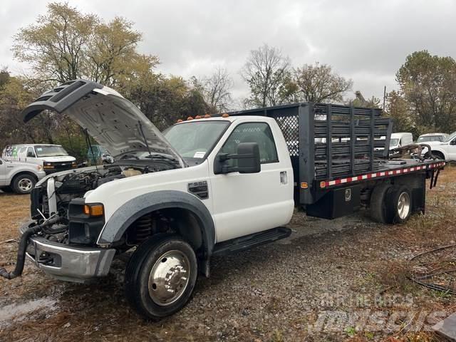 Ford F-550 平板栏板货车