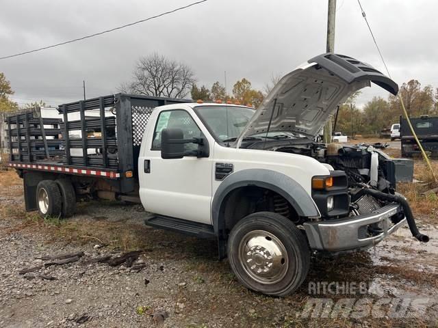 Ford F-550 平板栏板货车