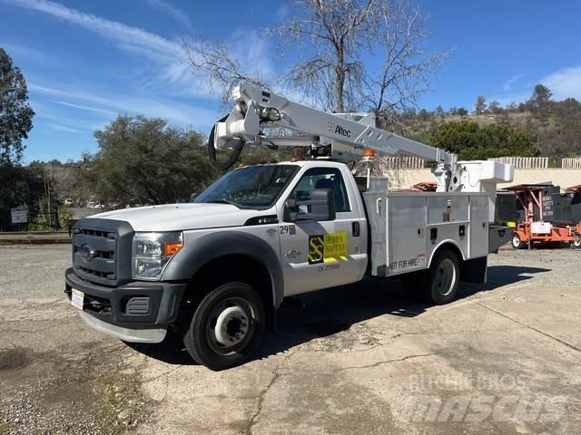 Ford F-550 车载式高空作业车