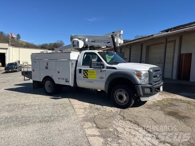 Ford F-550 车载式高空作业车