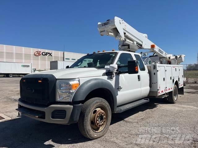 Ford F-550 车载式高空作业车